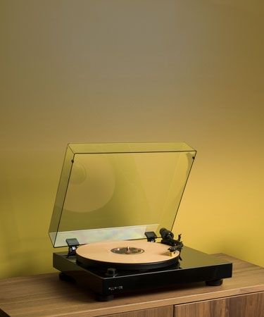 RT80 Classic High Fidelity Vinyl Turntable