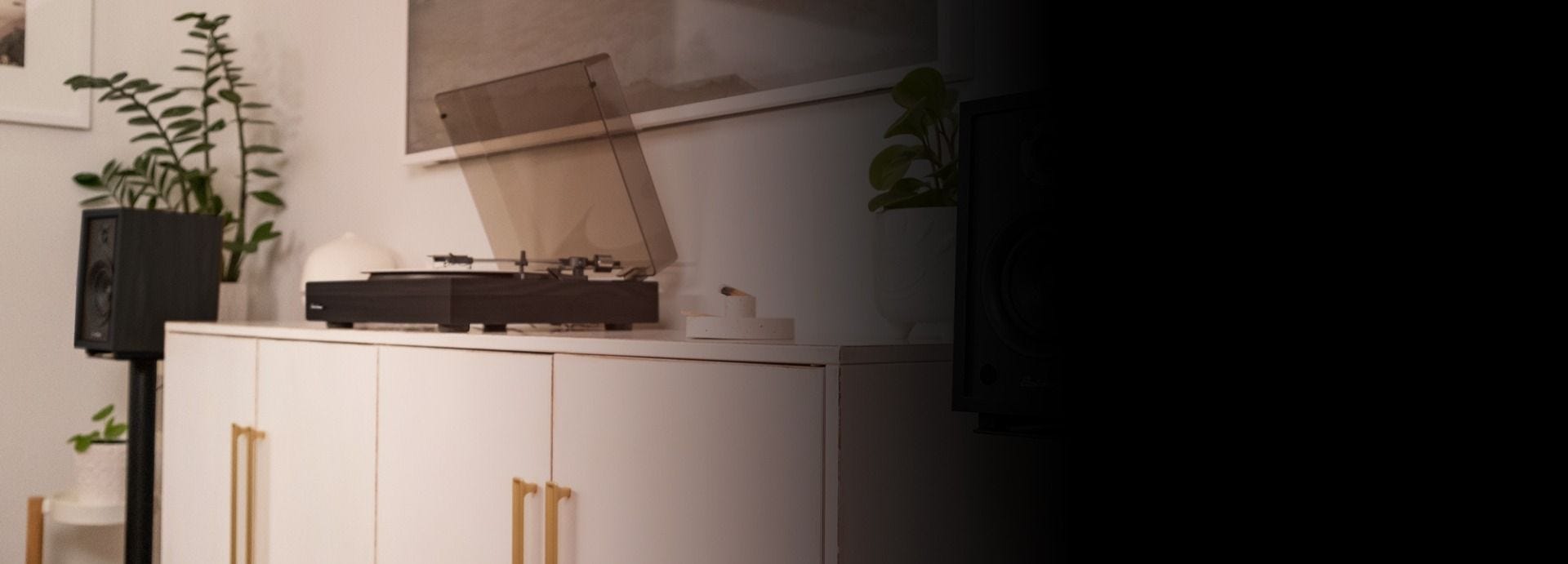 Electrohome Montrose Record Player Stereo System with 4