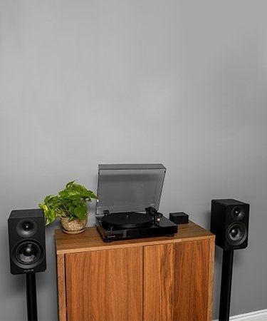 RT80 Classic High Fidelity Vinyl Turntable with Ai41 Powered 5” Stereo Bookshelf Speakers
