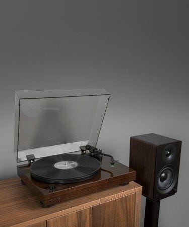 RT81 Elite High Fidelity Vinyl Turntable with Ai41 Powered 5” Stereo Bookshelf Speakers