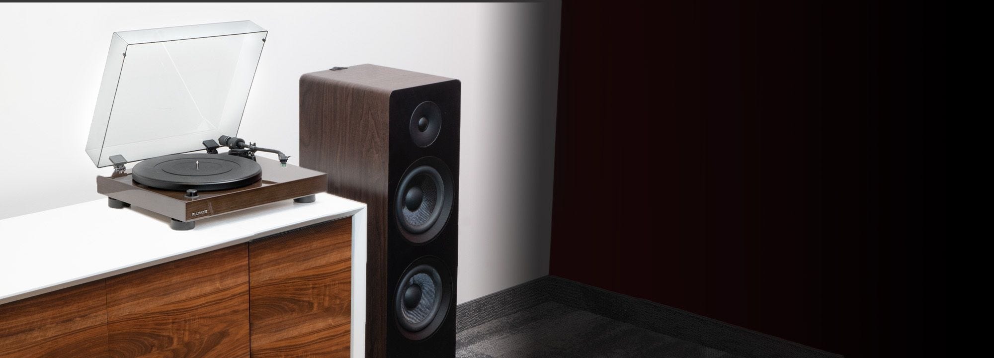 RT81 Elite High Fidelity Vinyl Turntable with Ai81 Elite Powered 2-Way Floorstanding Tower Speakers