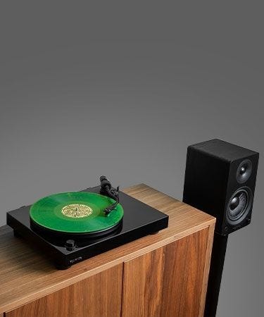 RT81 Elite High Fidelity Vinyl Turntable with Ai61 Powered 6.5” Bookshelf Speakers