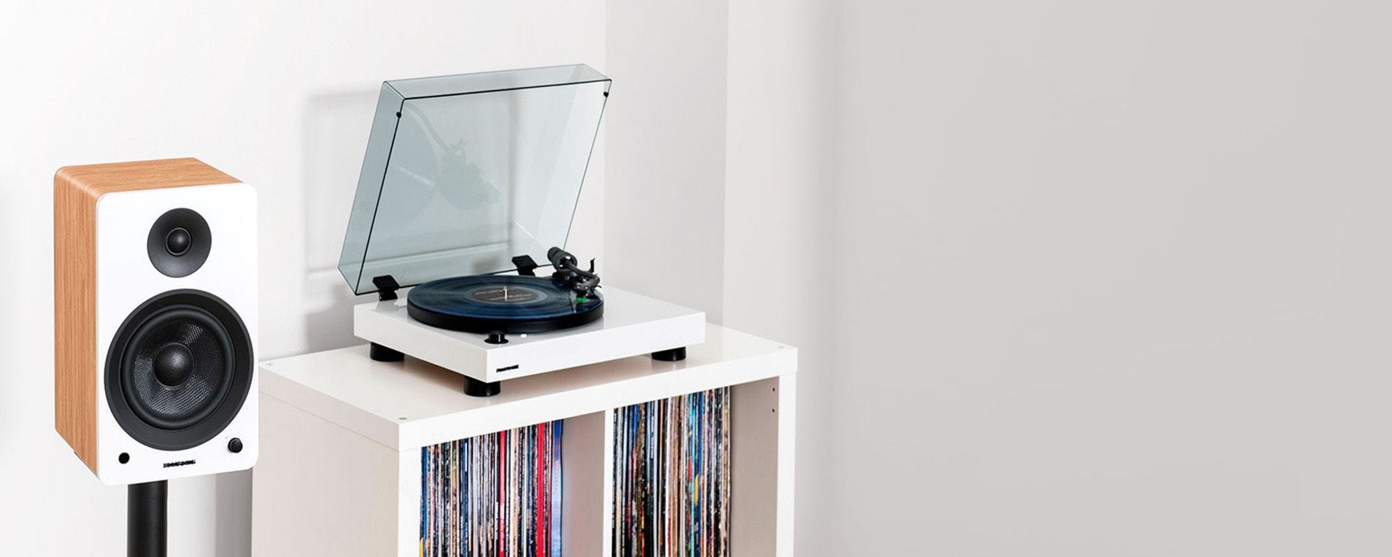 RT81 Elite High Fidelity Vinyl Turntable with Ai61 Powered 6.5” Bookshelf Speakers