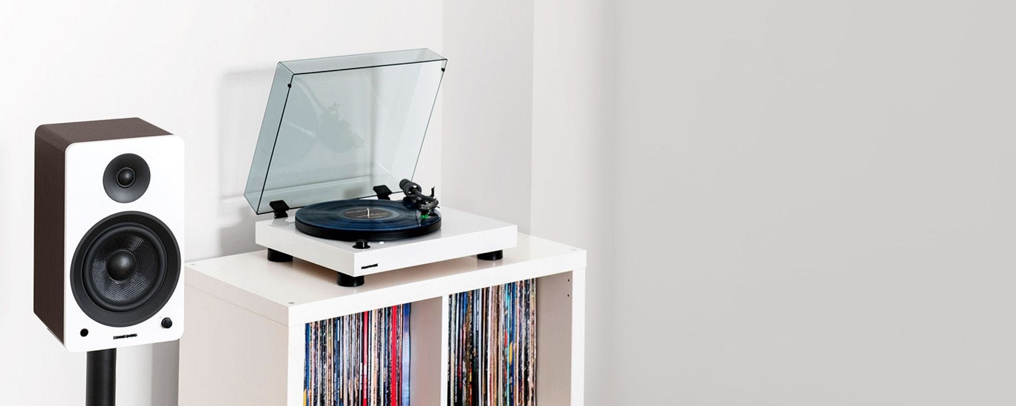 RT81 Elite High Fidelity Vinyl Turntable with Ai61 Powered 6.5” Bookshelf Speakers