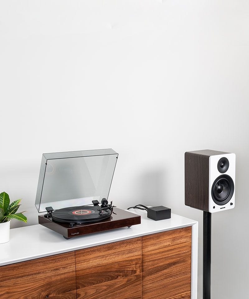 Reference RT82 High Fidelity Vinyl Turntable with PA10 Phono Preamp and Ai60 6.5” Powered Bookshelf Speakers