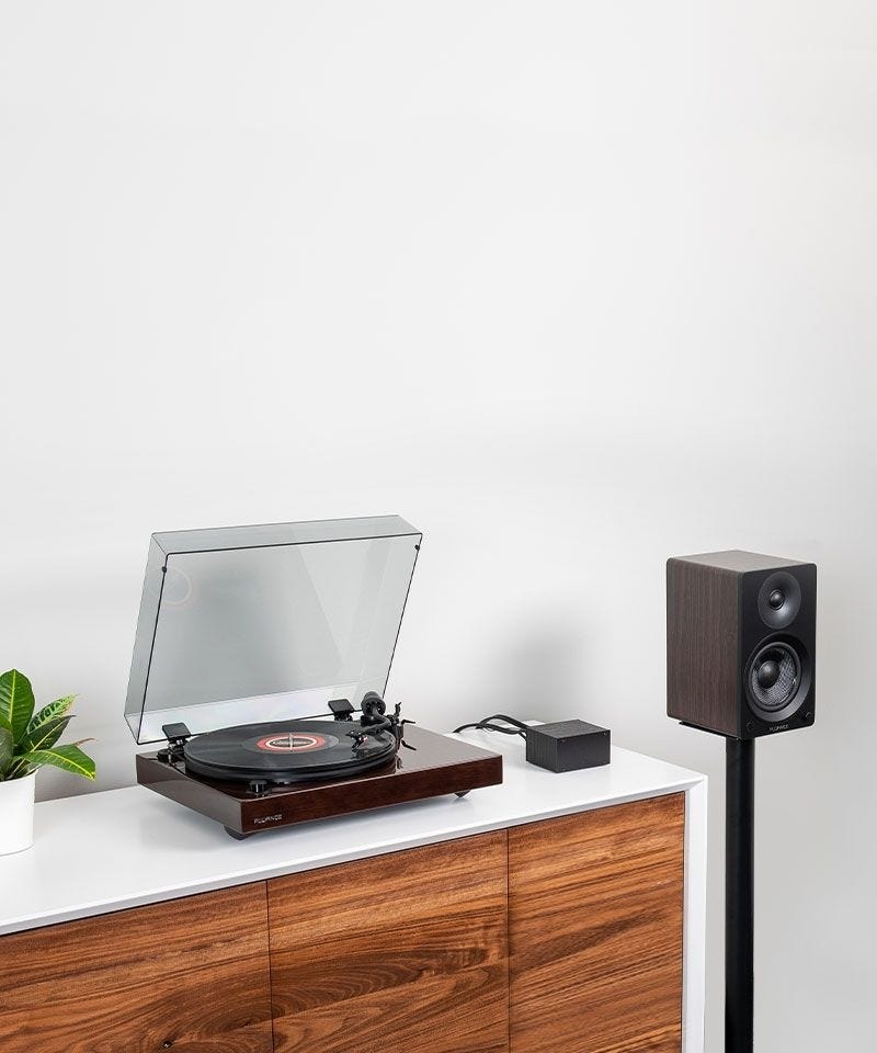 Reference RT82 High Fidelity Vinyl Turntable with PA10 Phono Preamp and Ai41 Powered 5” Bookshelf Speakers