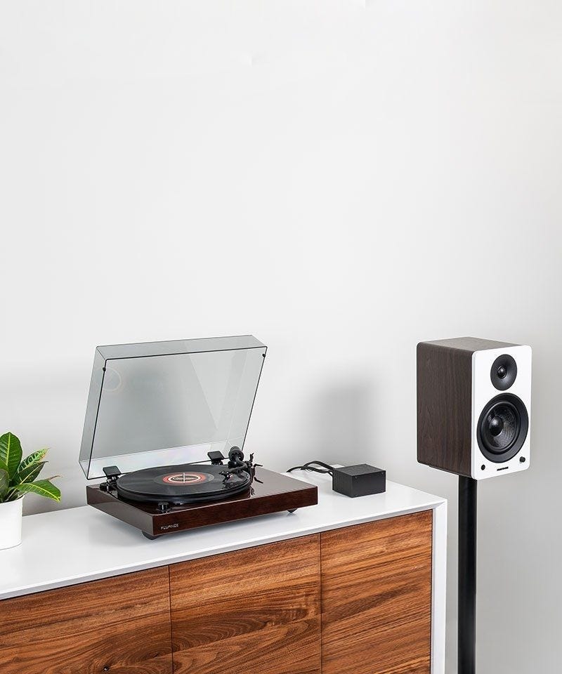 Reference RT82 High Fidelity Vinyl Turntable with PA10 Phono Preamp and Ai61 Powered 6.5” Bookshelf Speakers