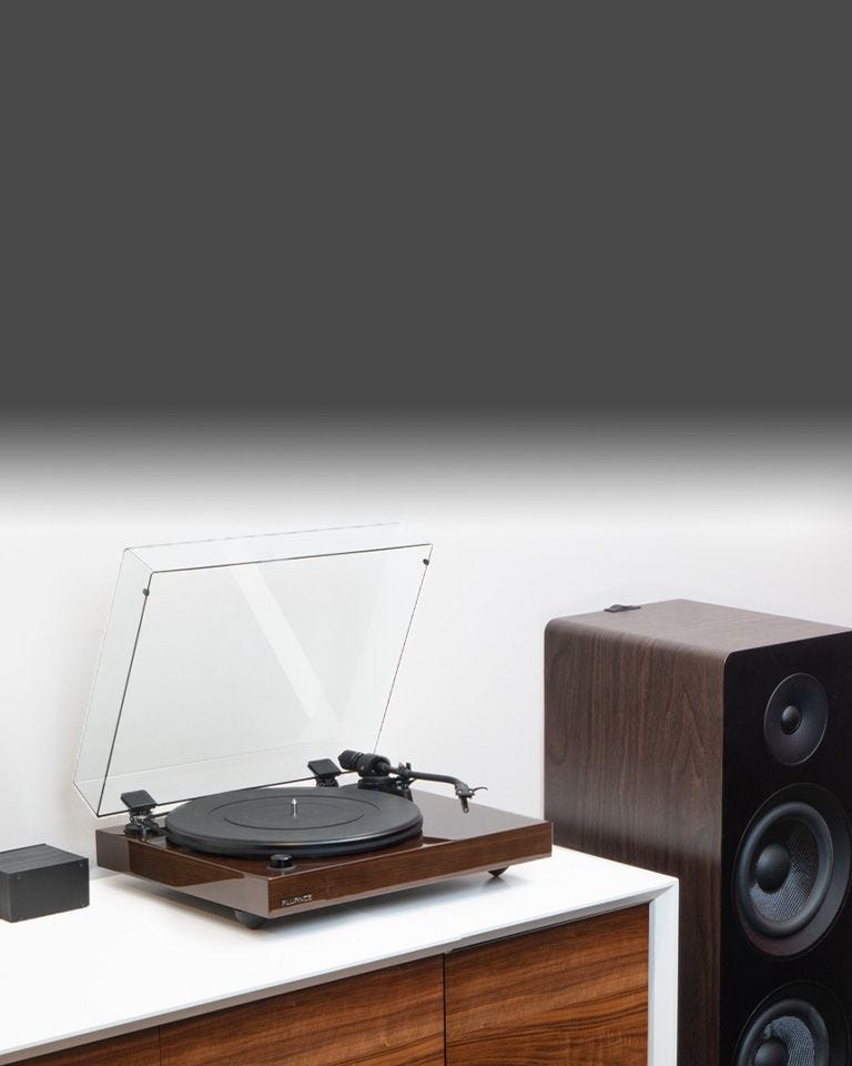 Reference RT82 High Fidelity Vinyl Turntable with PA10 Phono Preamp and Ai81 Elite Powered 2-Way Floorstanding Tower Speakers