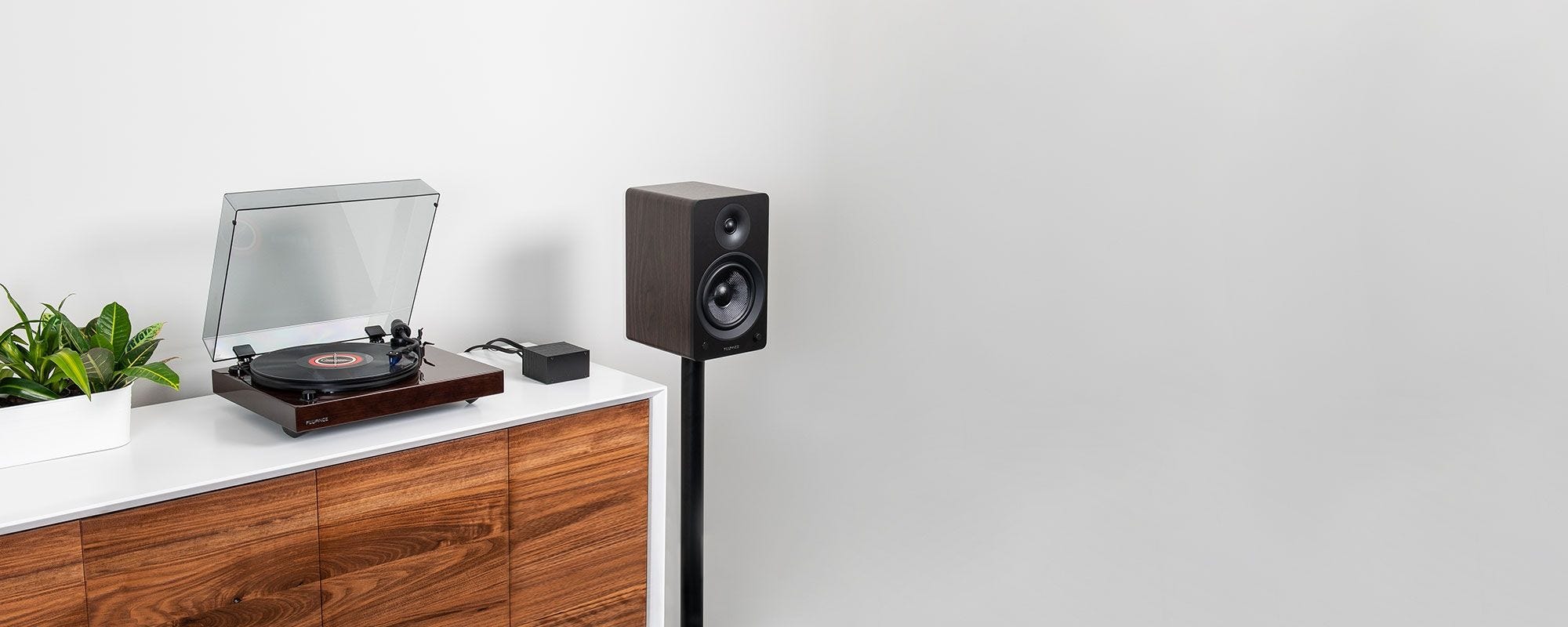 Reference RT84 High Fidelity Vinyl Turntable with PA10 Phono Preamp and Ai60 6.5” Powered Bookshelf Speakers