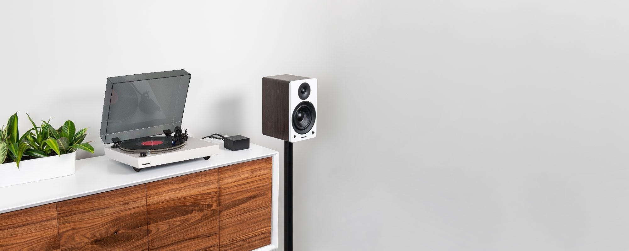 Reference RT85 High Fidelity Vinyl Turntable with PA10 Phono Preamp and Ai61 Powered 6.5” Stereo Bookshelf Speakers