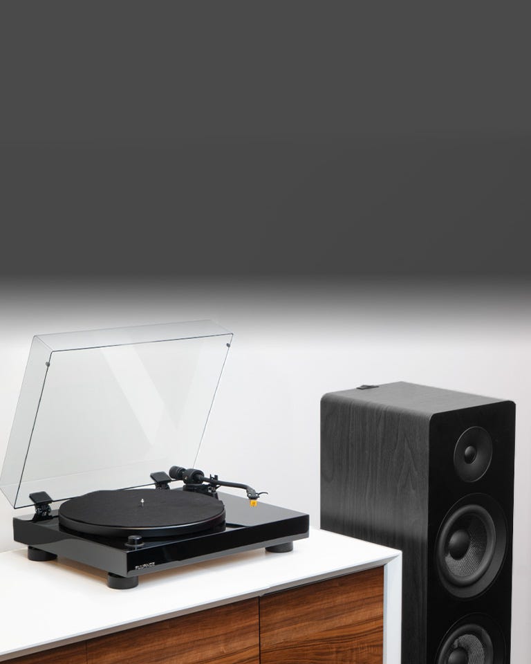 RT80 Classic High Fidelity Vinyl Turntable with Ai81 Powered  Floorstanding Speakers