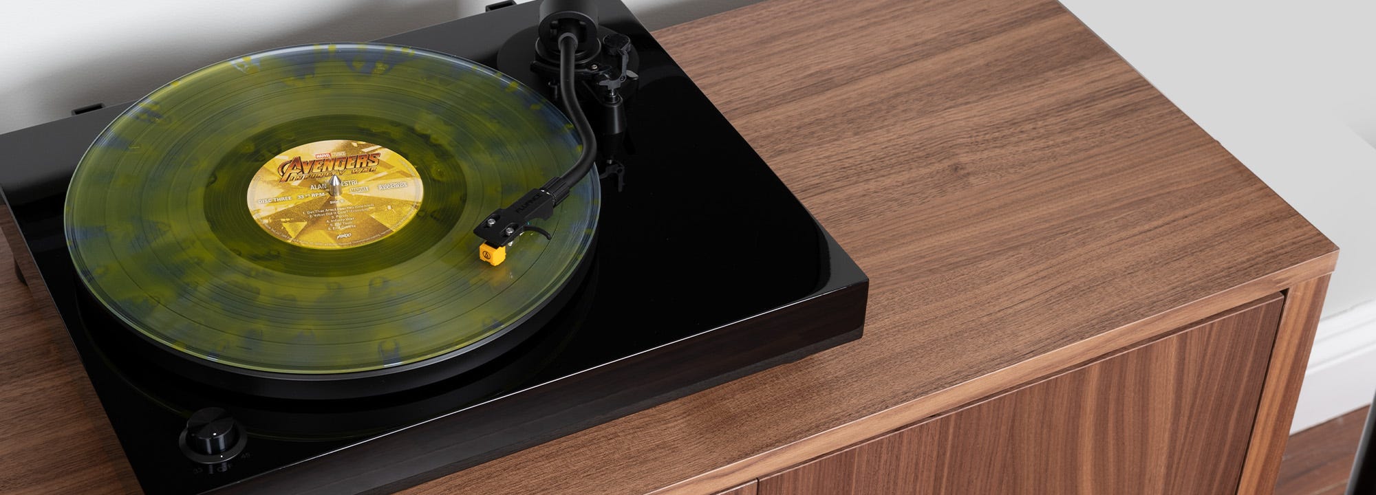 RT80 Classic High Fidelity Vinyl Turntable 