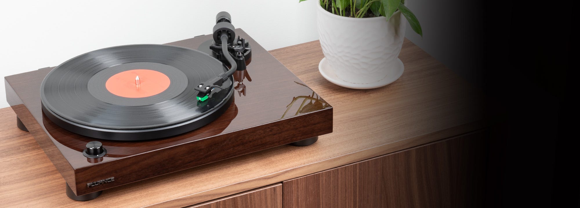 RT81 Elite High Fidelity Vinyl Turntable