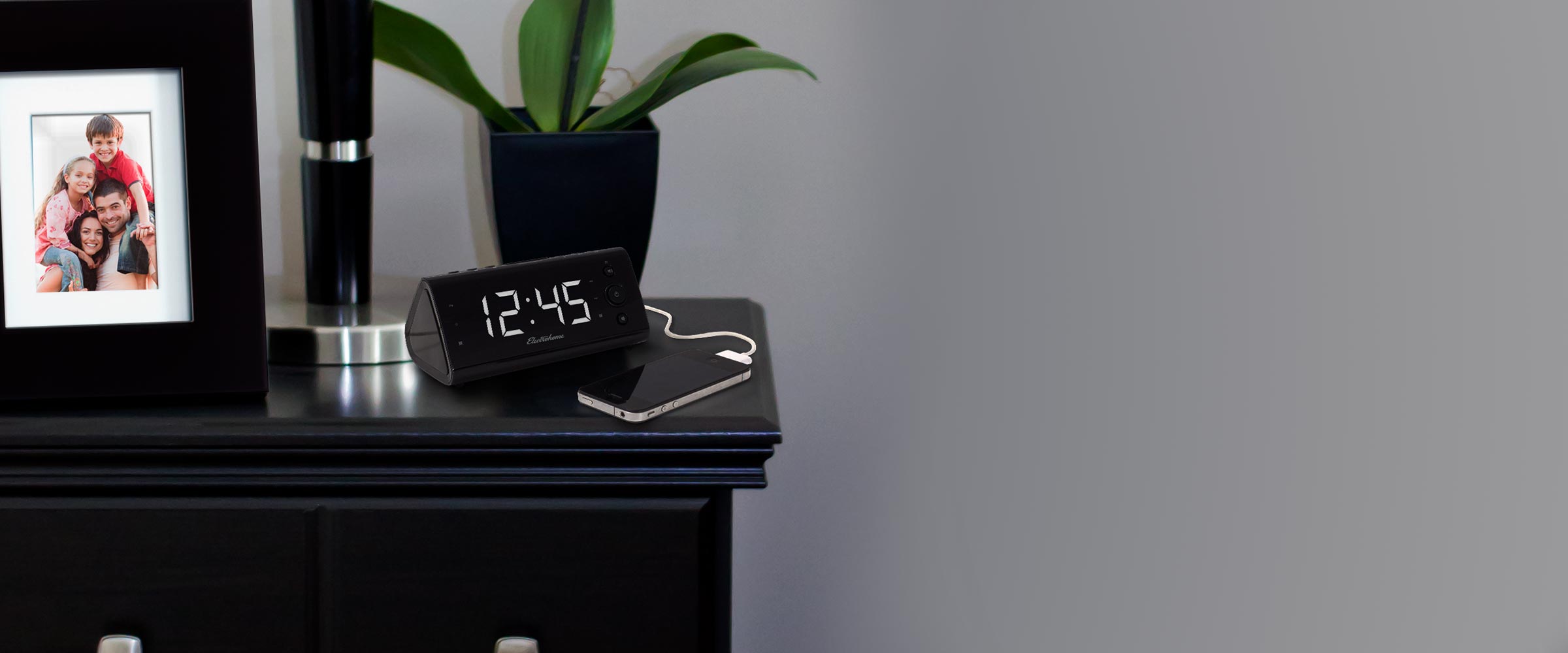 USB Charging Alarm Clock Radio USB Charging Alarm Clock Radio